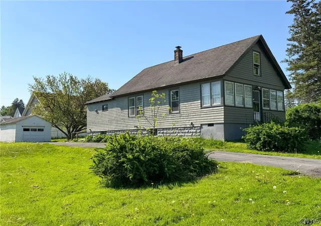 Photo 3 of Single family home for sale at 16 1st Street, Yorkville, NY 13495 | MLS# S1659011 | Listing updated on 2026-07-23