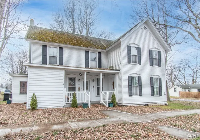 Homes for sale in Cape Vincent, NY | 215 William St, Cape Vincent, NY 13618 | MLS# S1658406