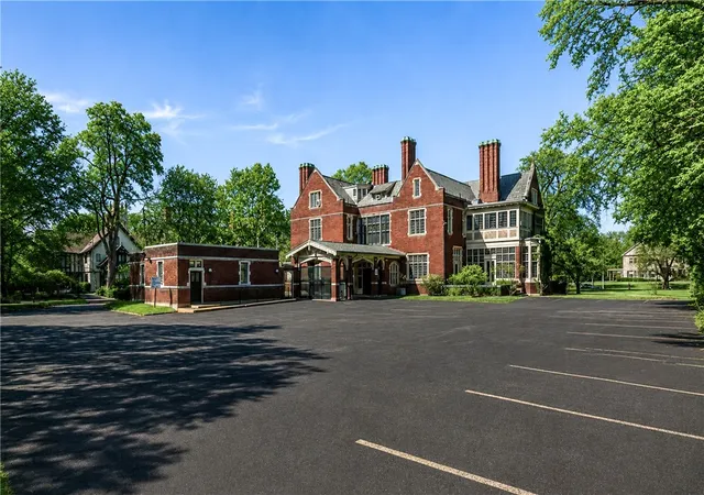 50th image of 935 East Ave, Rochester, NY 14607 | MLS# R1659048