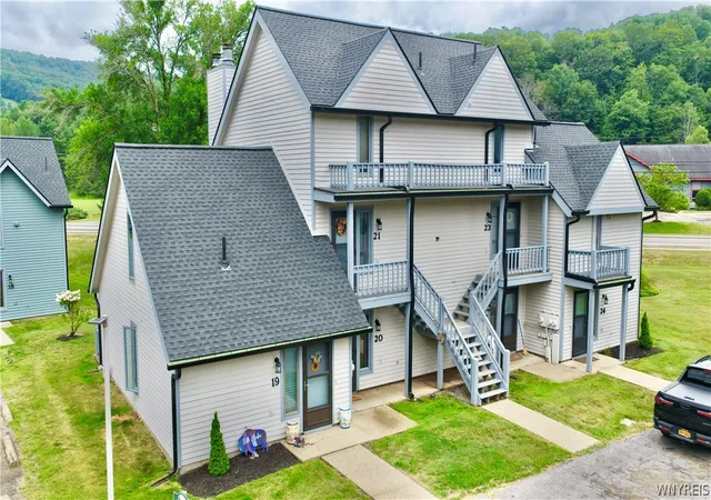 Photo 3 of Townhouse for sale at 20 Wildflower, Ellicottville, NY 14731 | MLS# B1659327 | Listing updated on 2026-08-02