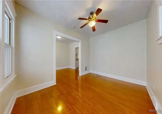 Listing Photo 5 - Condo for sale in building located at 2459 La Salle Ave, Niagara Falls, NY 14301