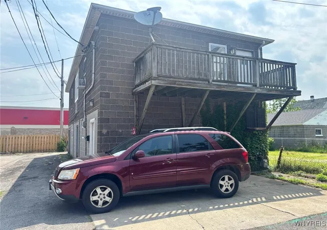 2nd image of 639 17th St, Niagara Falls, NY 14301 | MLS# B1658162