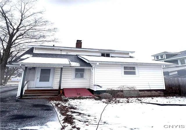 Photo 3 of Sale Pending at 111 Macon St, Nedrow, NY 13120 | MLS# S1658794 | Listing updated on 2026-06-29