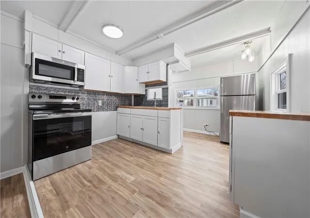 Photo 3 of Manufactured home for sale at 23 Patio Dr, Rochester, NY 14625 | MLS# R1659508 | Listing updated on 2026-07-28
