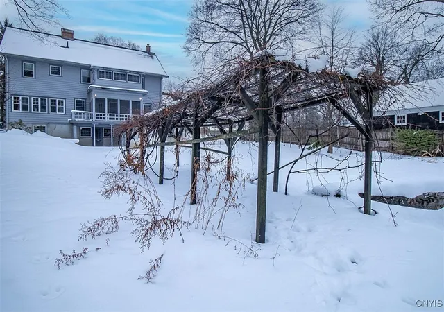 Homes for sale in Syracuse, NY | 104 Burlingame Rd, Syracuse, NY 13203 | MLS# S1658679