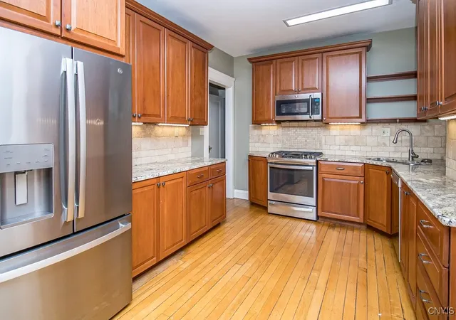 5th image of 104 Burlingame Rd, Syracuse, NY 13203 | MLS# S1658679