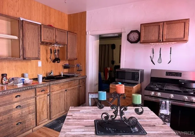 5th image of 1812 Clinton St, Buffalo, NY 14206 | MLS# B1660524