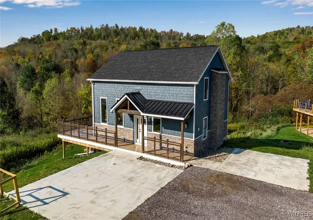 Homes for sale in Great Valley, NY | 5745 Bonn Way E, Great Valley, NY 14741 | MLS# B1660756