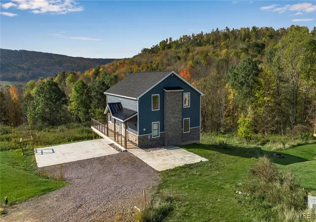 Homes for sale in Great Valley, NY | 5745 Bonn Way E, Great Valley, NY 14741 | MLS# B1660756