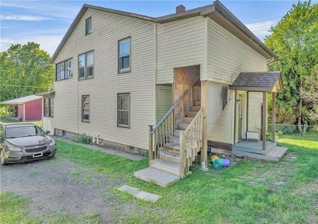 3rd image of 15 Susquehanna St, Oneonta, NY 13820 | MLS# R1661092