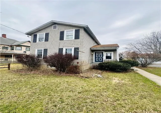Photo 1 of Single family home for sale at 720 Walnut St, Elmira, NY 14901 | MLS# R1661130 | Listing updated on 2026-07-29