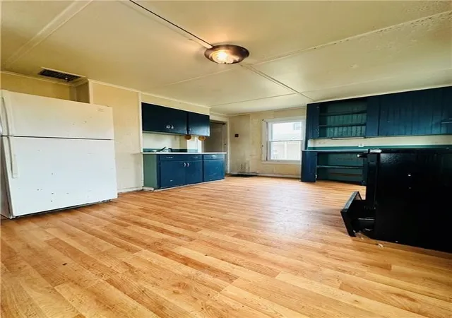Photo 5 of Single family home for sale at 720 Walnut St, Elmira, NY 14901 | MLS# R1661130 | Listing updated on 2026-07-29