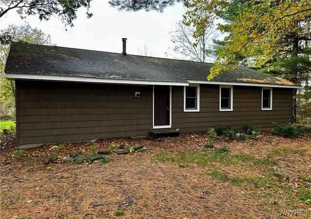 Homes for sale in Cambria, NY | 3530 Ridge Rd, Cambria, NY 14094 | MLS# B1647046