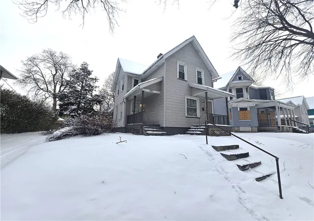 Homes for sale in Rochester, NY | 321 Ravine Ave, Rochester, NY 14613 | MLS# R1661214