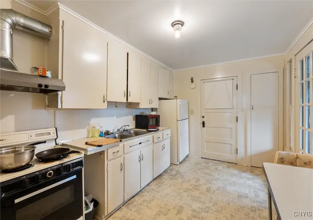 Photo 3 of Sale Pending at 1 Seneca Ave, Oneida, NY 13421 | MLS# S1661044 | Listing updated on 2026-03-31