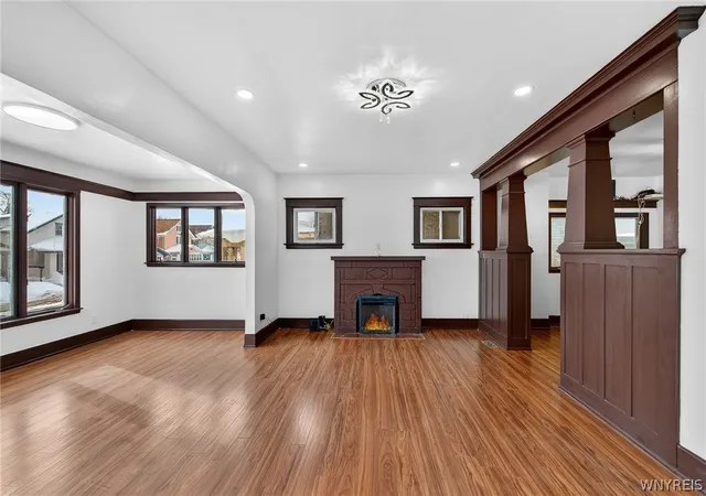 Photo 4 of Sale Pending at 32 Brunswick Blvd, Buffalo, NY 14208 | MLS# B1661418 | Listing updated on 2026-03-16