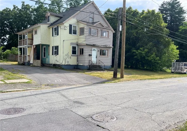 2nd image of 1869 Merriline Ave, Utica, NY 13502 | MLS# S1661384