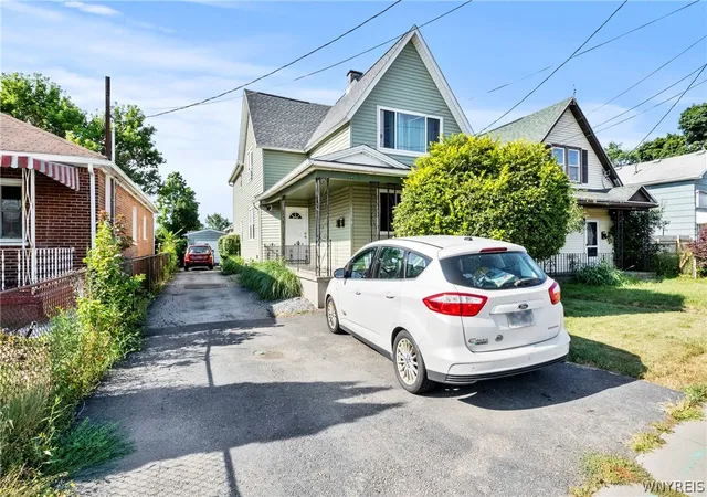 Photo 3 of Sale Pending at 2279 Broadway St, Buffalo, NY 14212 | MLS# B1661781 | Listing updated on 2026-02-28