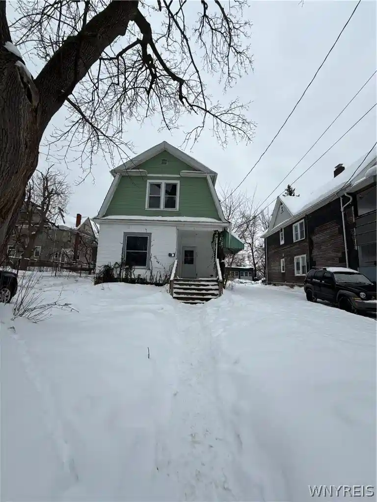 Photo 1 of Sale Pending at 623 Chestnut Ave, Niagara Falls, NY 14305 | MLS# B1660685 | Listing updated on 2026-02-25