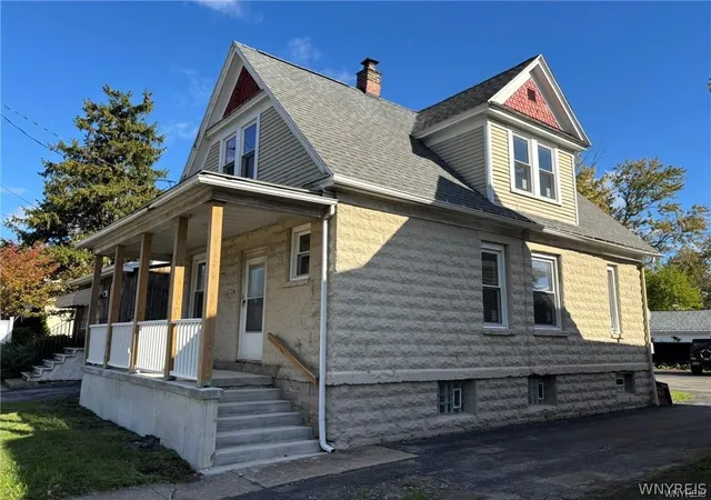 Homes for sale in West Seneca, NY | 1403 Union Rd, West Seneca, NY 14224 | MLS# B1662035