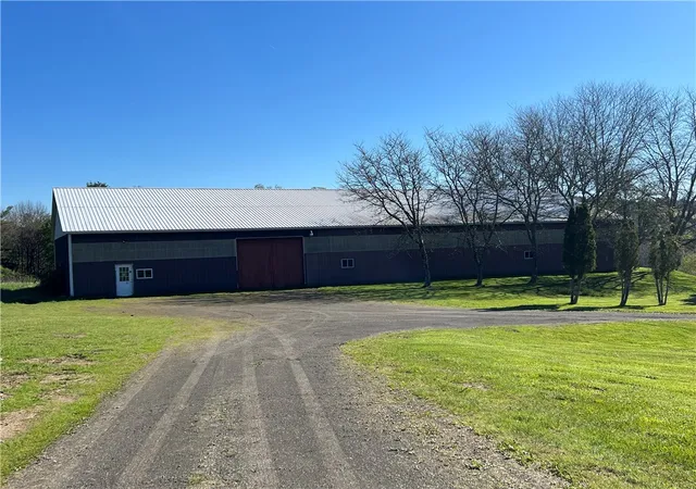 Photo 3 of Mansion for sale at 357 County Hwy 9, Oneonta, NY 13820 | MLS# R1661904 | Listing updated on 2026-05-11