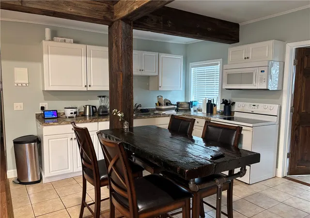 3rd image of 10 Reynolds Ave, Oneonta, NY 13820 | MLS# R1662162