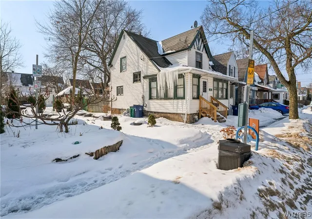 Homes for sale in Buffalo, NY | 91 Mayer Ave, Buffalo, NY 14207 | MLS# B1662358