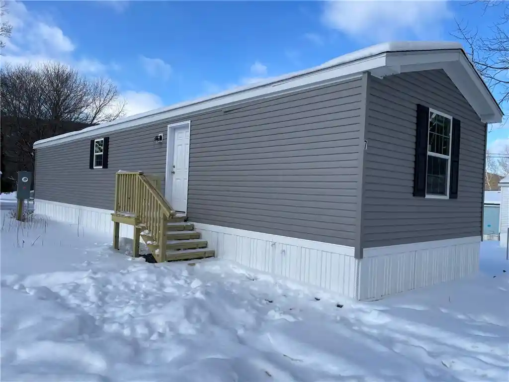 Photo 1 of Manufactured home for sale at 7 Flamingo Dr, Moravia, NY 13118 | MLS# R1662677 | Listing updated on 2026-09-08
