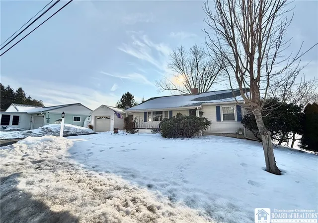 2nd image of 164 Linwood Ave, Jamestown, NY 14701 | MLS# R1662507