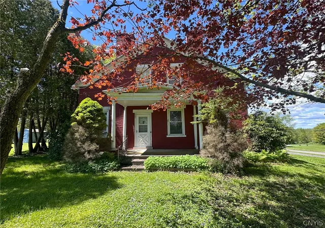 Homes for sale in Whitestown, NY | 1401 Utica St, Whitestown, NY 13424 | MLS# S1662769