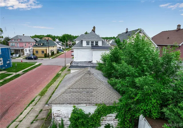 Homes for sale in Buffalo, NY | 72 Sunset St, Buffalo, NY 14207 | MLS# B1662748