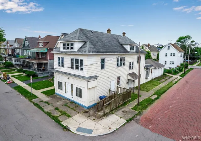 Homes for sale in Buffalo, NY | 72 Sunset St, Buffalo, NY 14207 | MLS# B1662748