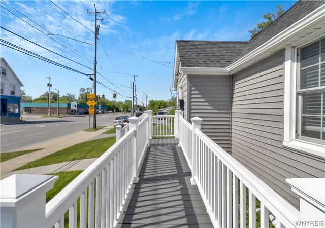 3rd image of 5831 Transit Rd, Depew, NY 14043 | MLS# B1662797