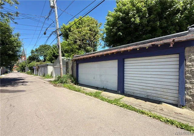 41st image of 364 West Ave, Buffalo, NY 14201 | MLS# B1662742