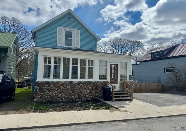 2nd image of 8 2nd St, Alexandria Bay, NY 13607 | MLS# S1662451
