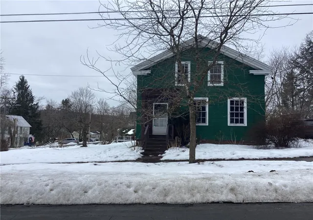 3rd image of 27 State St, Oxford, NY 13830 | MLS# R1662856