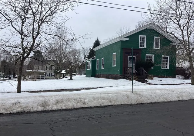 4th image of 27 State St, Oxford, NY 13830 | MLS# R1662856