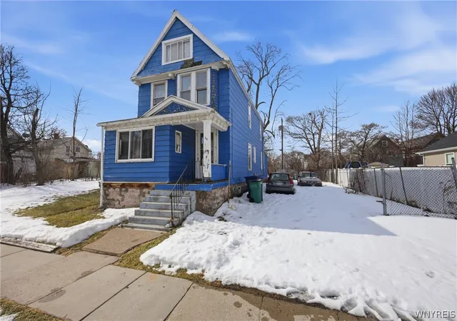 Homes for sale in Buffalo, NY | 64 Verplanck St, Buffalo, NY 14208 | MLS# B1662195