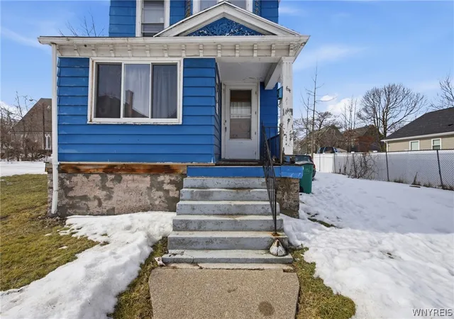 Homes for sale in Buffalo, NY | 64 Verplanck St, Buffalo, NY 14208 | MLS# B1662195