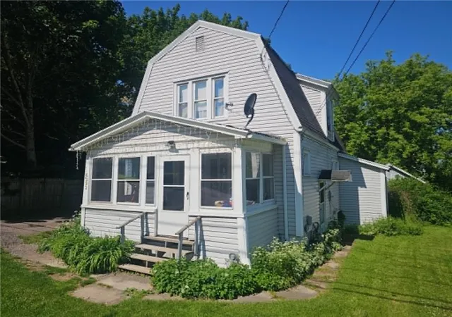 Homes for sale in Williamson, NY | 6393 E Townline Rd, Williamson, NY 14589 | MLS# R1660920
