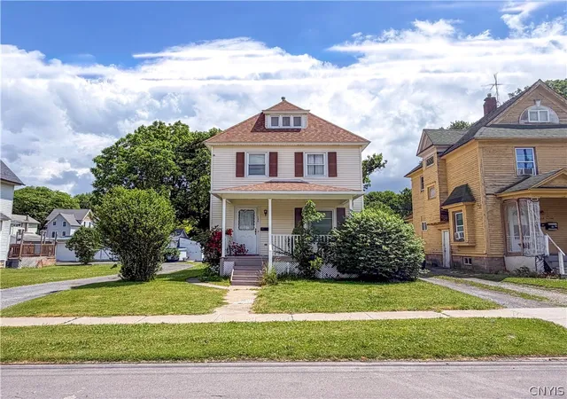 Homes for sale in Auburn, NY | 130 Park Pl, Auburn, NY 13021 | MLS# S1663311