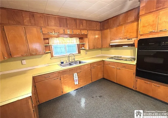Photo 3 of Sale Pending at 15 Franklin St, Jamestown, NY 14701 | MLS# R1662855 | Listing updated on 2026-06-02