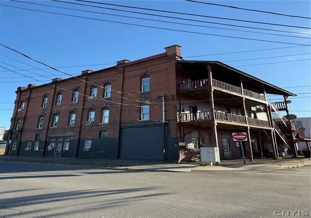 Homes for sale in Oneida, NY | 169 Madison St, Oneida, NY 13421 | MLS# S1663501