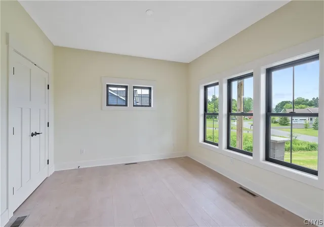 Photo 3 of Single family home for sale at 1951 N Ridge Dr, Chittenango, NY 13037 | MLS# S1663438 | Listing updated on 2026-02-24