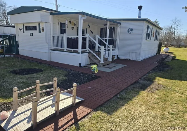 2nd image of 1 Rainbow, Wilson, NY 14131 | MLS# B1663632