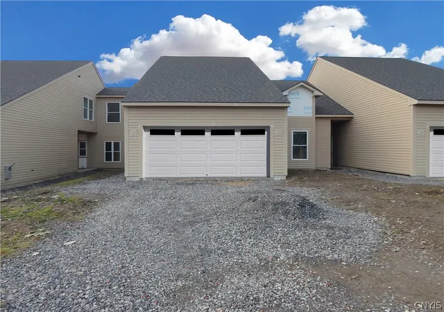 Homes for sale in Syracuse, NY | 302 Bunker Hill, Syracuse, NY 13207 | MLS# S1663435
