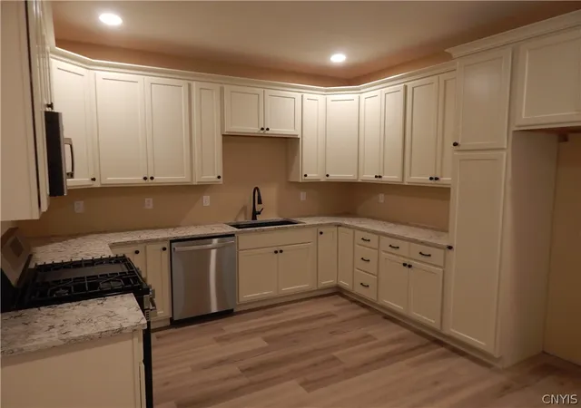 4th image of 302 Bunker Hill, Syracuse, NY 13207 | MLS# S1663435