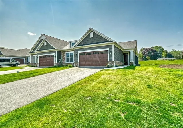 1st image of 1402 Creeks Edge Dr, Webster, NY 14580 | MLS# R1664003