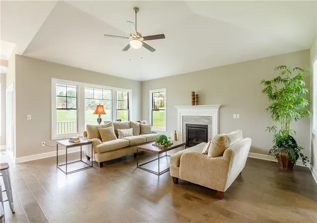 5th image of 1402 Creeks Edge Dr, Webster, NY 14580 | MLS# R1664003