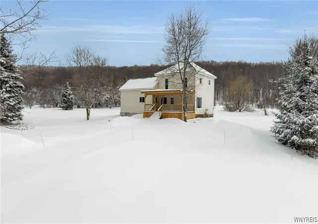 Homes for sale in Yorkshire, NY | 4282 Gun Barrel Rd, Yorkshire, NY 14042 | MLS# B1663800